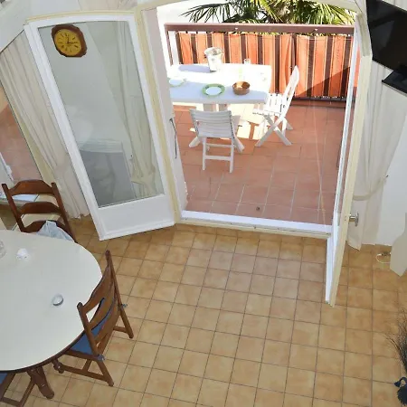 Mezzanine Climatise Avec Terrasse, Parking Prive Et Proche A - Fr-1-226b-30 Apartment Cavalaire-sur-Mer